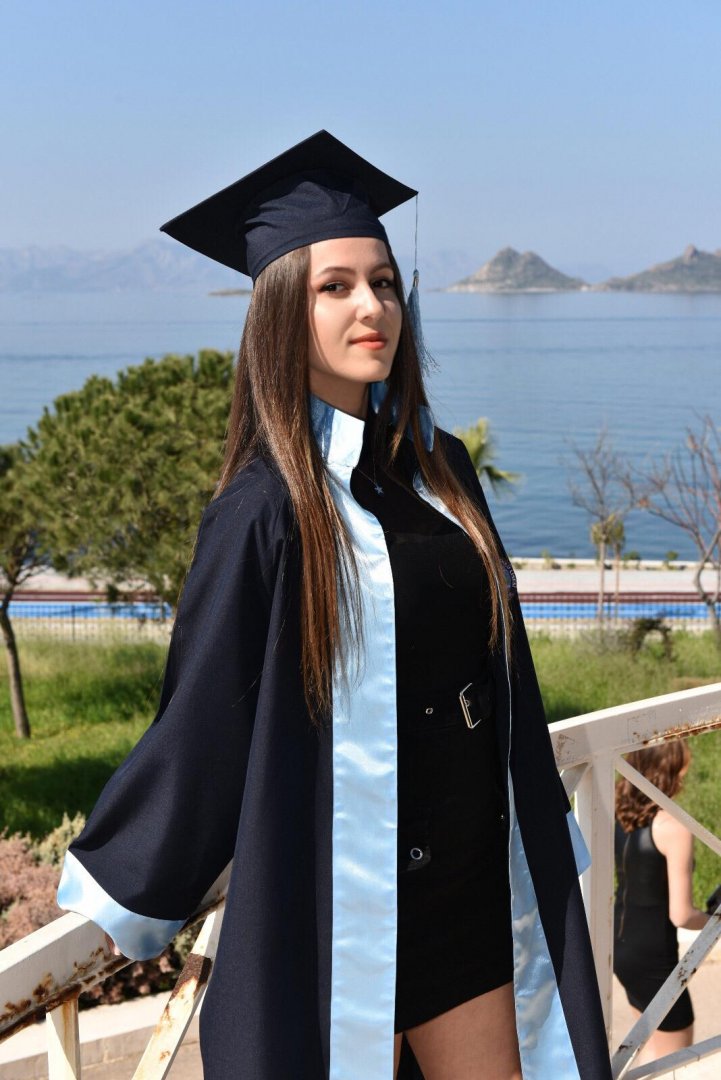 Kep Cübbe Modeli - Açık Mavi Şeritli Saten Kumaş